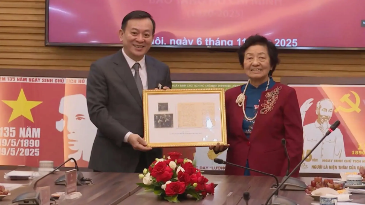 Bảo tàng Hồ Chí Minh tiếp nhận nhiều hiện vật quý